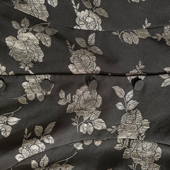 Maggy London 2 Piece Skirt  Set, Black With Silver Flowers Size 12 - Picture 5 of 8